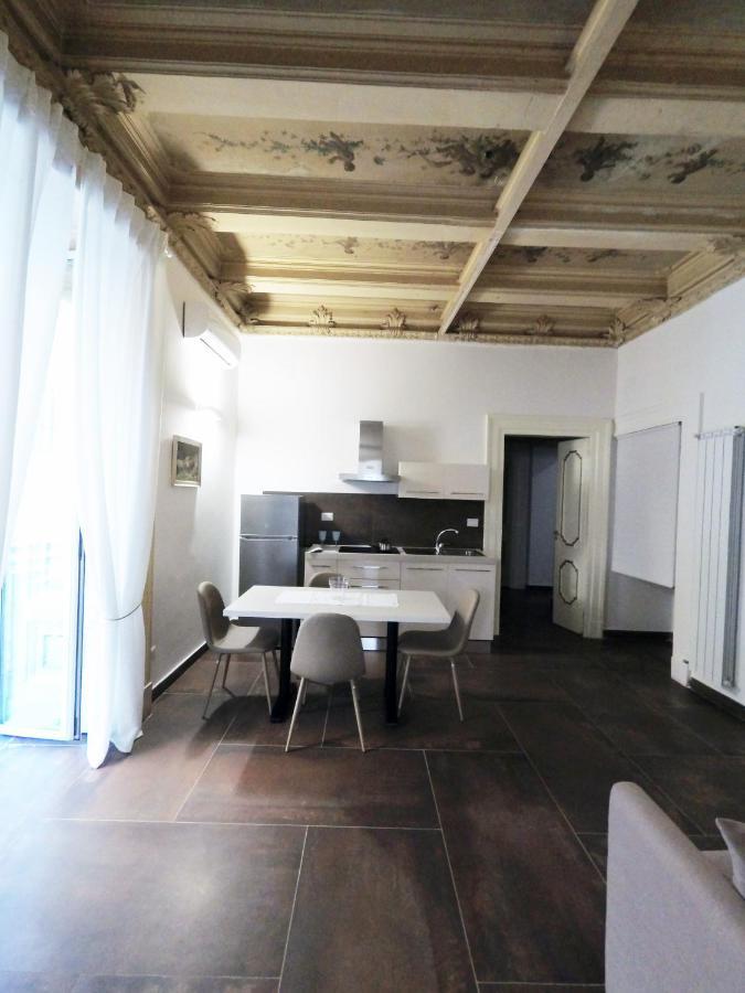 Questo Rinascimento Casa Newman Napels Buitenkant foto