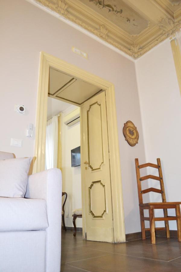 Questo Rinascimento Casa Newman Napels Buitenkant foto