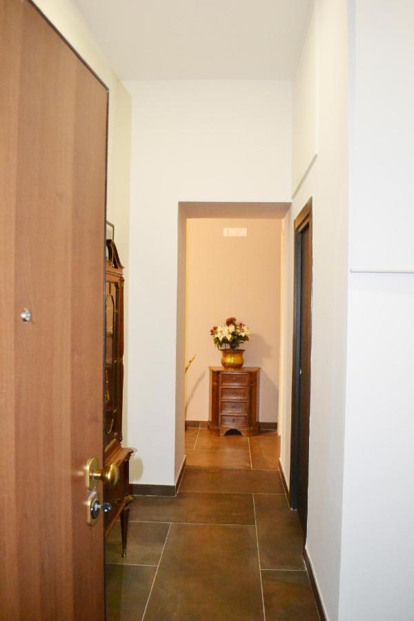 Questo Rinascimento Casa Newman Napels Buitenkant foto