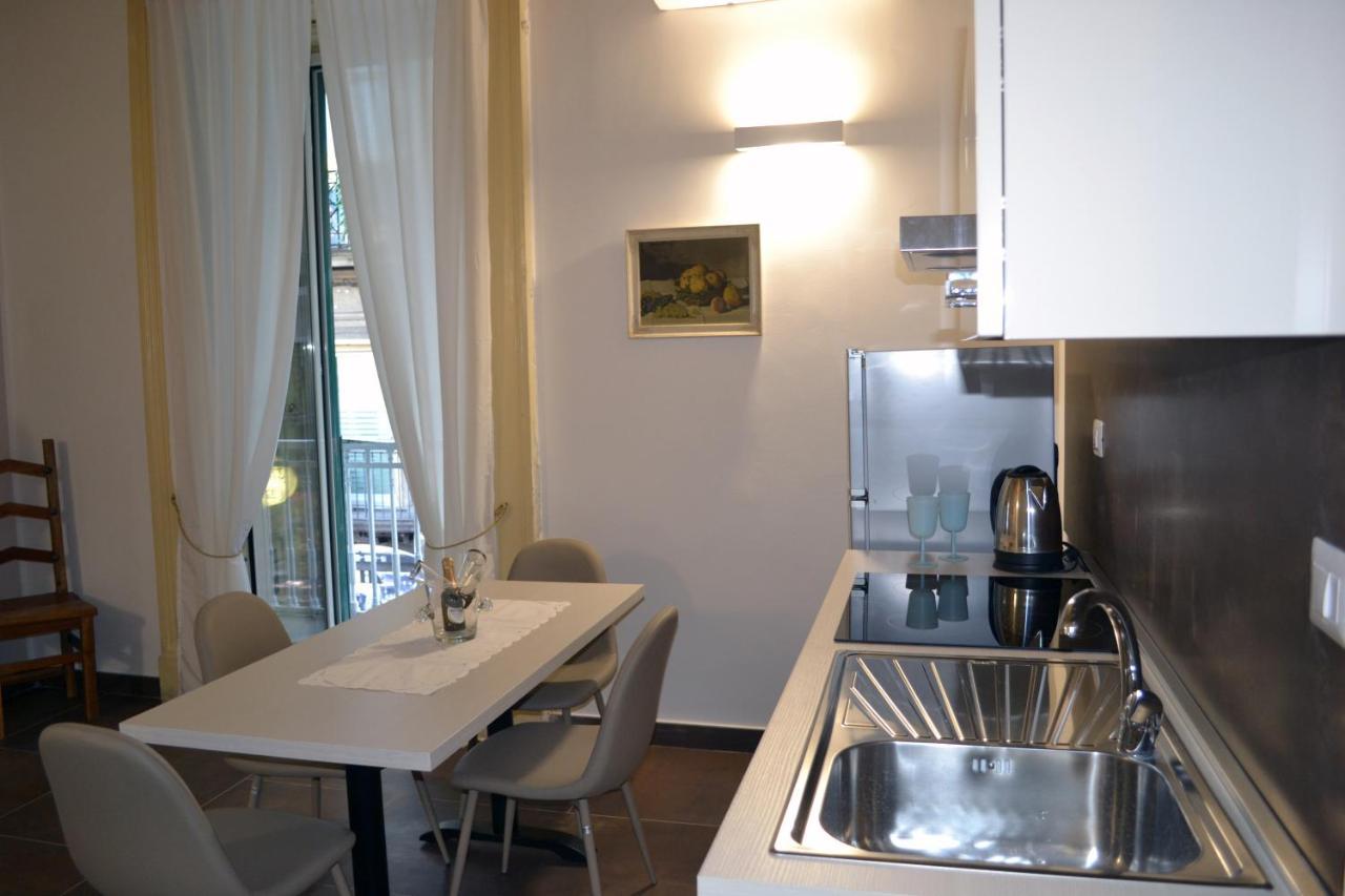 Questo Rinascimento Casa Newman Napels Buitenkant foto