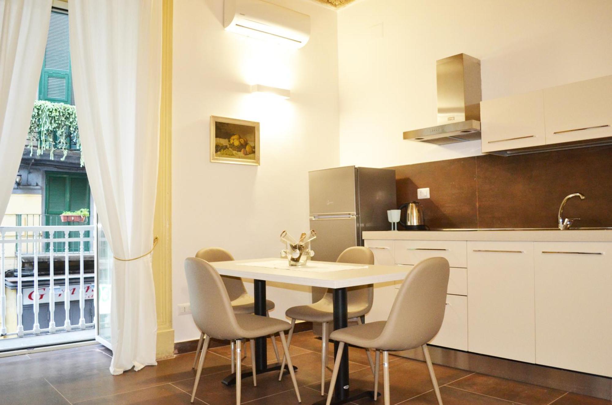 Questo Rinascimento Casa Newman Napels Buitenkant foto